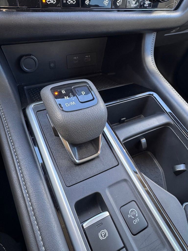 Used 2025 Nissan Pathfinder SL image 24