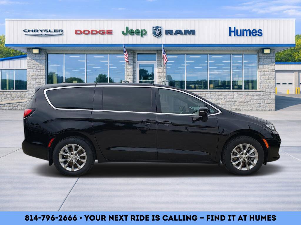 New 2026 Chrysler Pacifica Select image 2