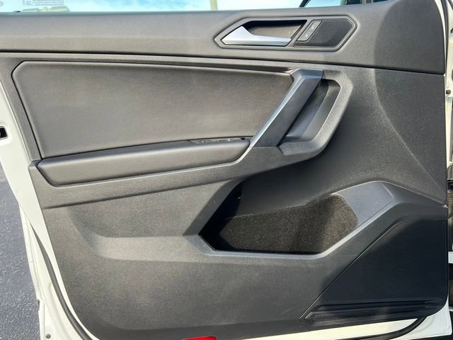 Used 2021 Volkswagen Tiguan SE R-Line image 16