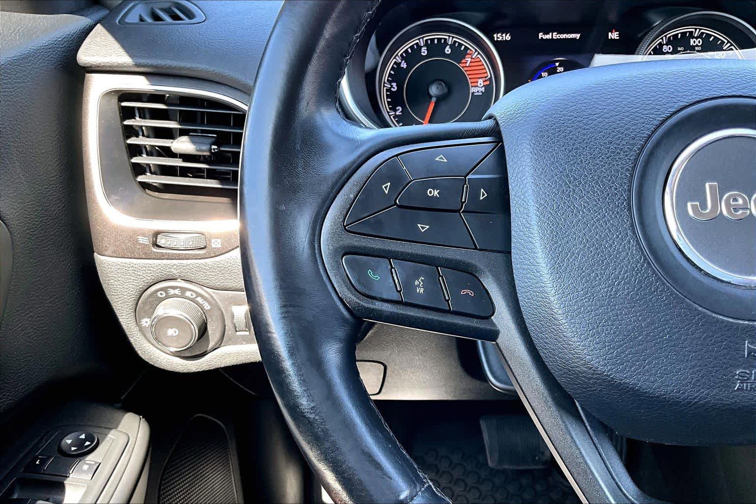 Used 2019 Jeep Cherokee Trailhawk w/ Comfort/Convenience Group image 24