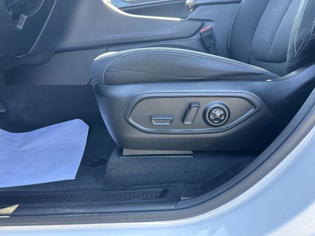 Used 2023 Jeep Grand Cherokee Laredo w/ Luxury Tech Group I AWD/4WD image 16