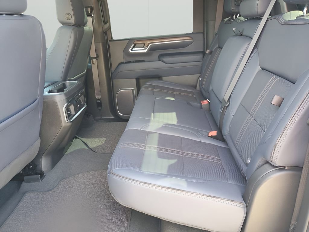 Used 2024 Chevrolet Silverado 2500 High Country w/ Technology Package image 21