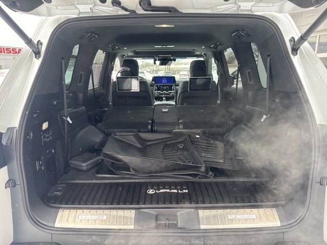 Used 2024 Lexus LX 600 4WD w/ Appearance Package image 21