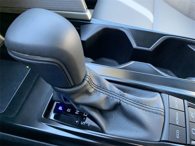 Used 2025 Toyota Camry SE image 25