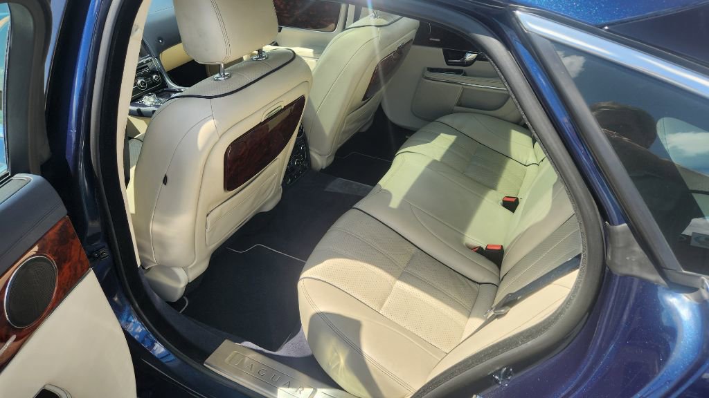Used 2011 Jaguar XJ L Supercharged RWD image 16