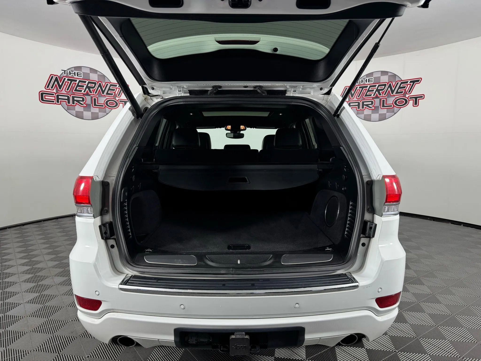 Used 2018 Jeep Grand Cherokee Overland image 31