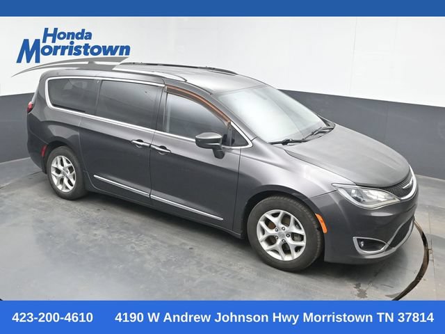 Used 2017 Chrysler Pacifica Touring-L Plus w/ Tire & Wheel Group FWD video 1