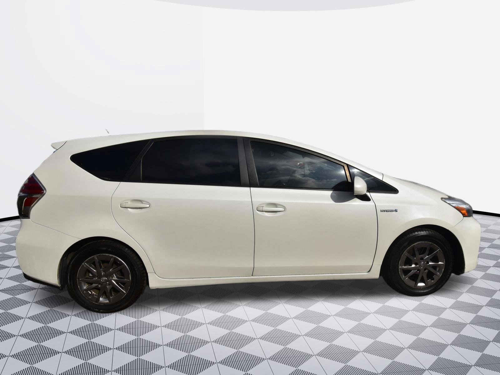 Used 2013 Toyota Prius V Three FWD image 6
