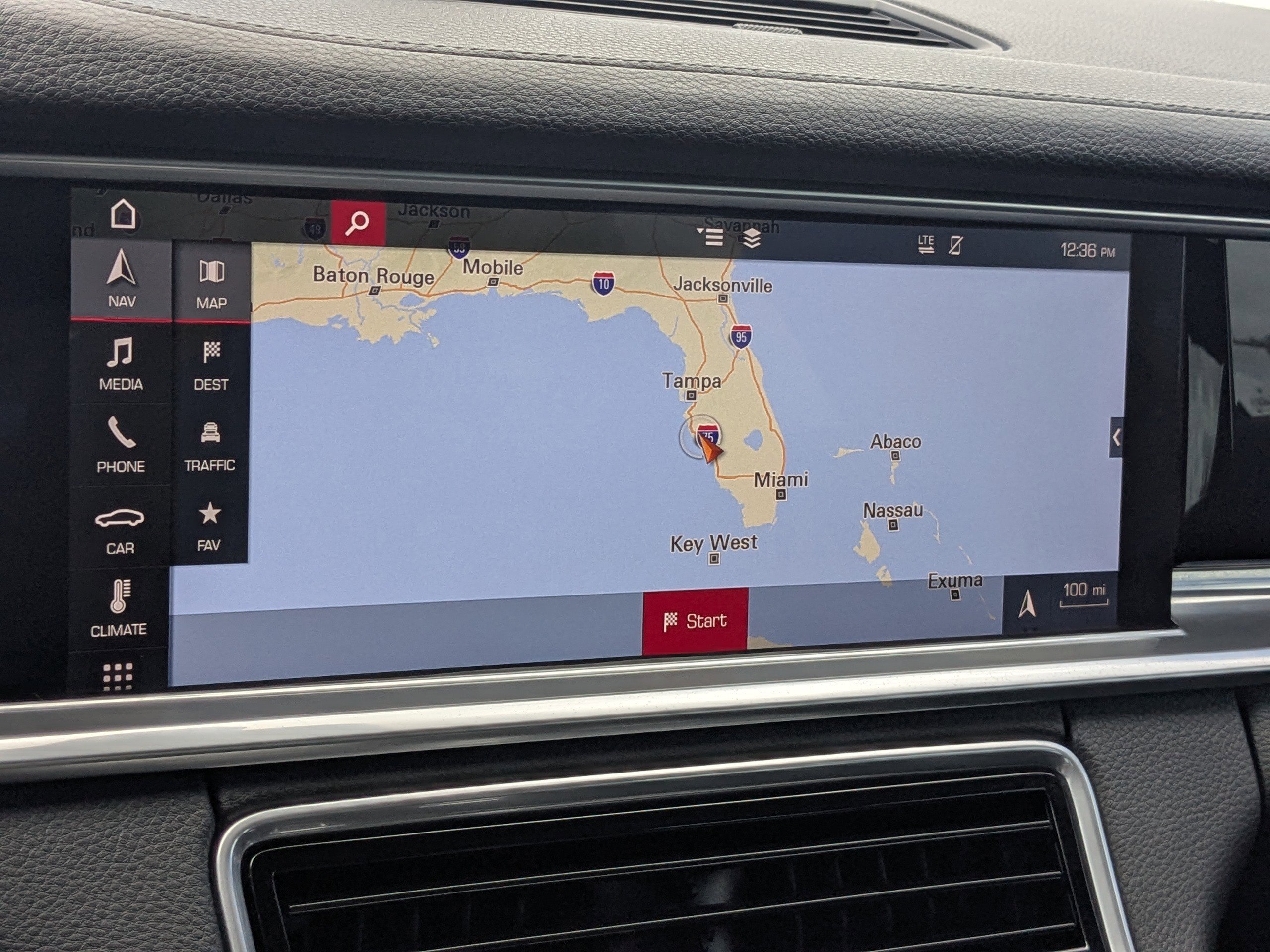 Used 2018 Porsche Panamera 4S w/ Premium Package Plus image 25