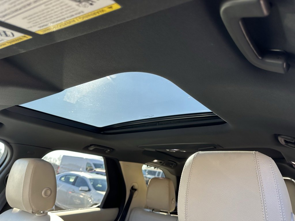 Used 2019 Land Rover Discovery HSE image 6