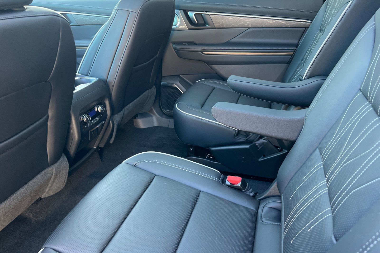 New 2026 Buick Enclave Avenir w/ Super Cruise Package FWD image 10