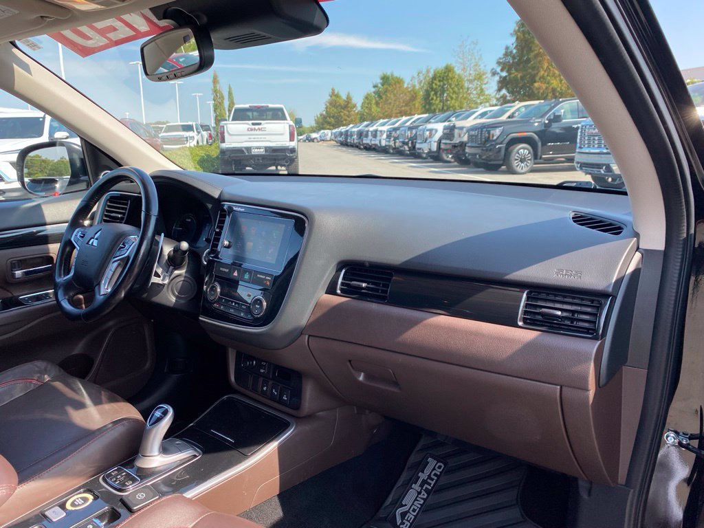 Used 2018 Mitsubishi Outlander GT AWD/4WD image 33
