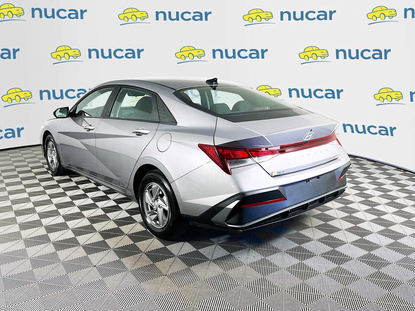 Certified 2025 Hyundai Elantra SE FWD image 5
