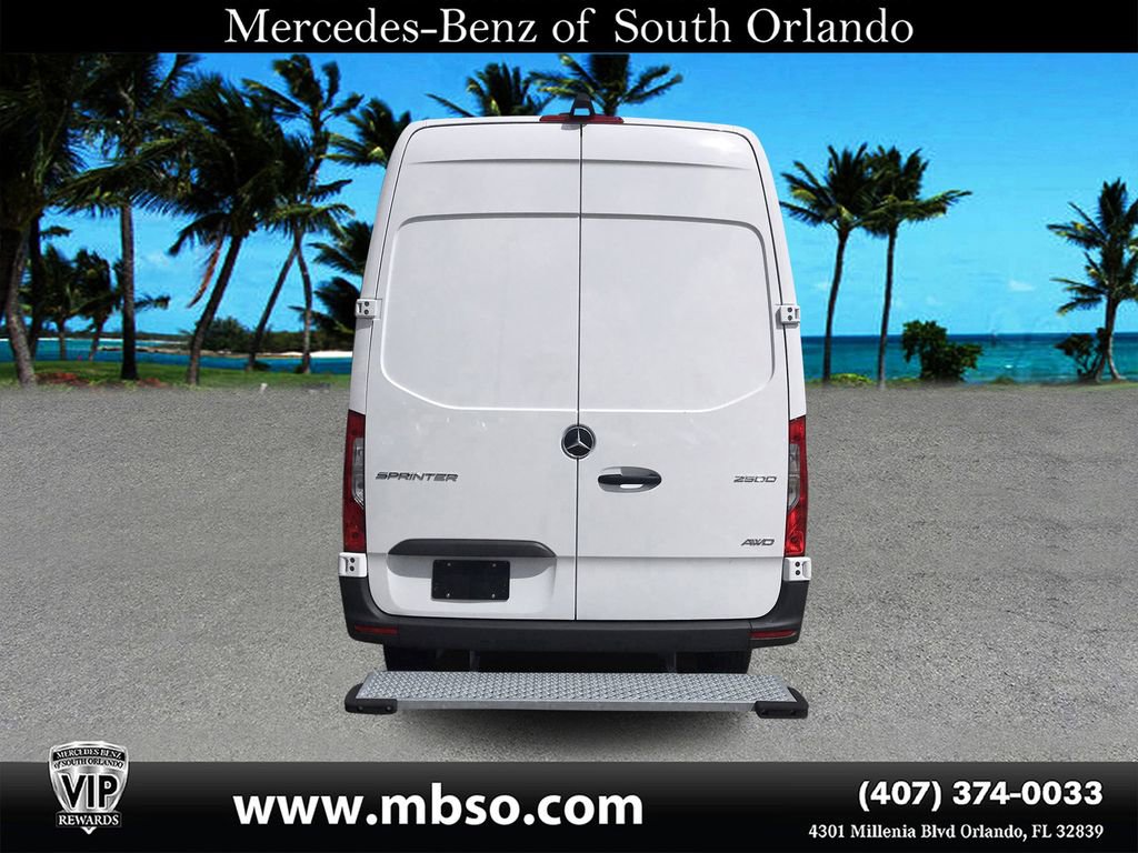 Used 2023 Mercedes-Benz Sprinter 2500 image 3