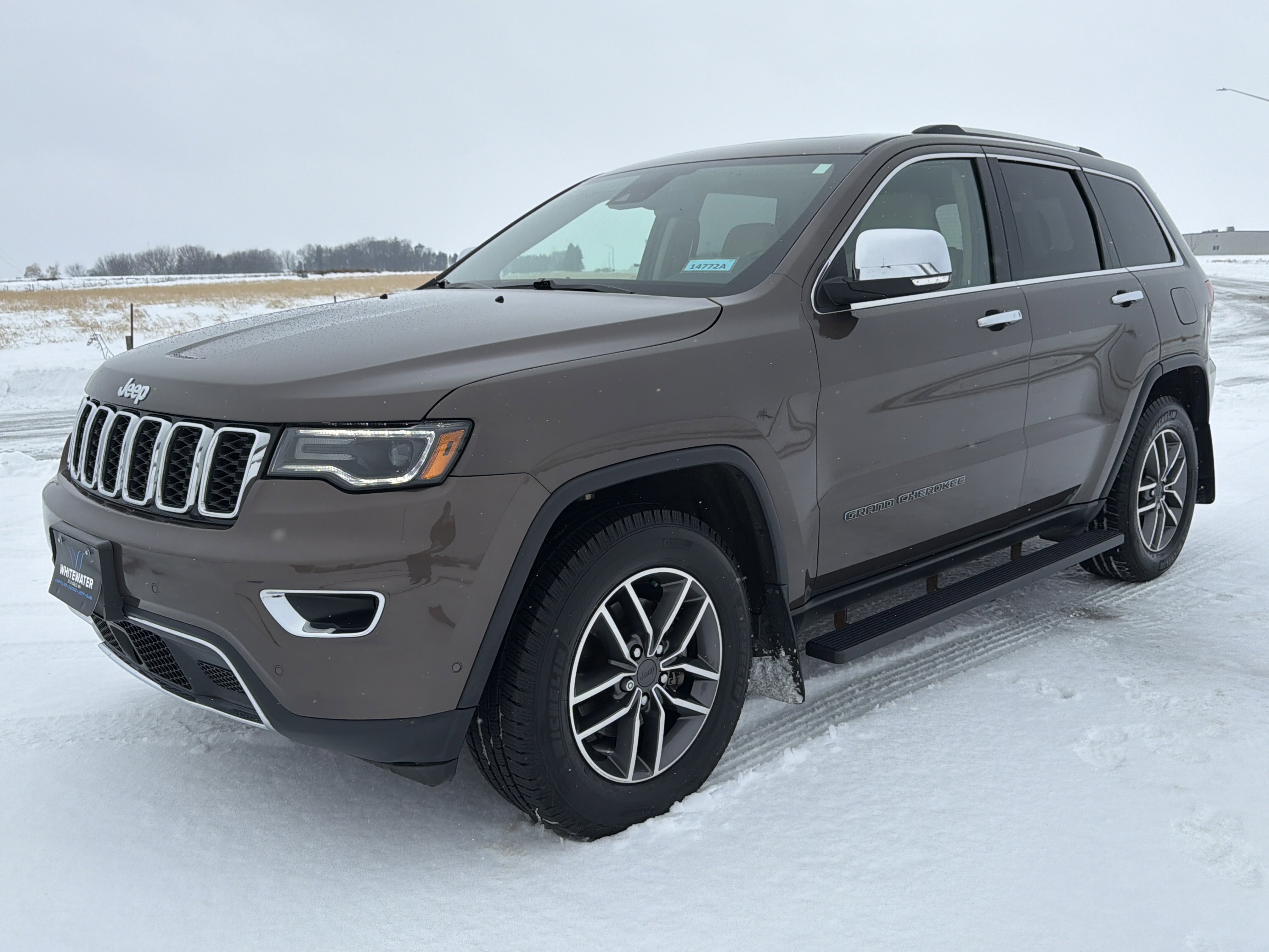 Used 2020 Jeep Grand Cherokee Limited w/ Luxury Group II image 2