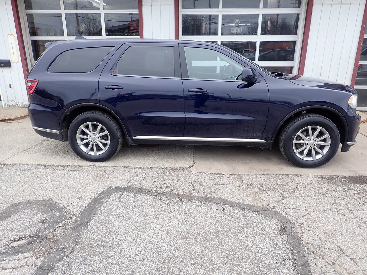 Used 2018 Dodge Durango SXT w/ 3rd Row Seating Group AWD/4WD image 23