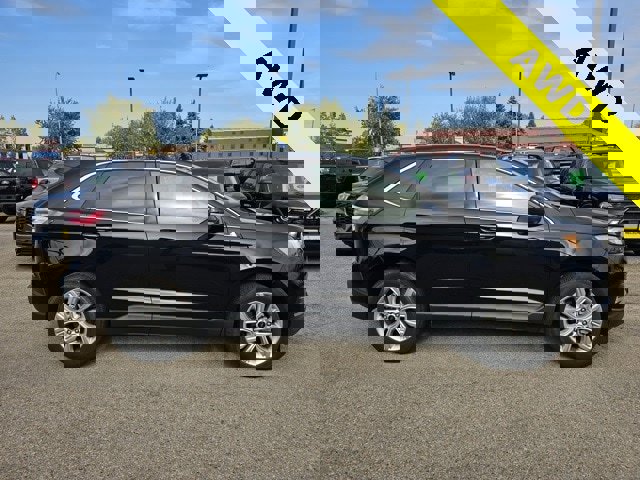 Used 2024 Ford Edge Titanium image 6