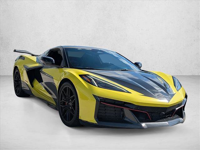 Used 2024 Chevrolet Corvette Z06 RWD image 3