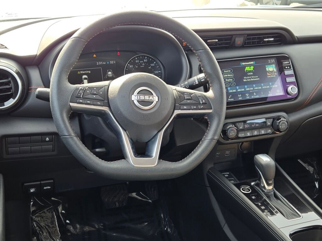 Used 2024 Nissan Kicks SR w/ SR Premium Package image 18