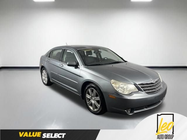 Used 2010 Chrysler Sebring Touring w/ Hands-Free Convenience Group FWD image 4