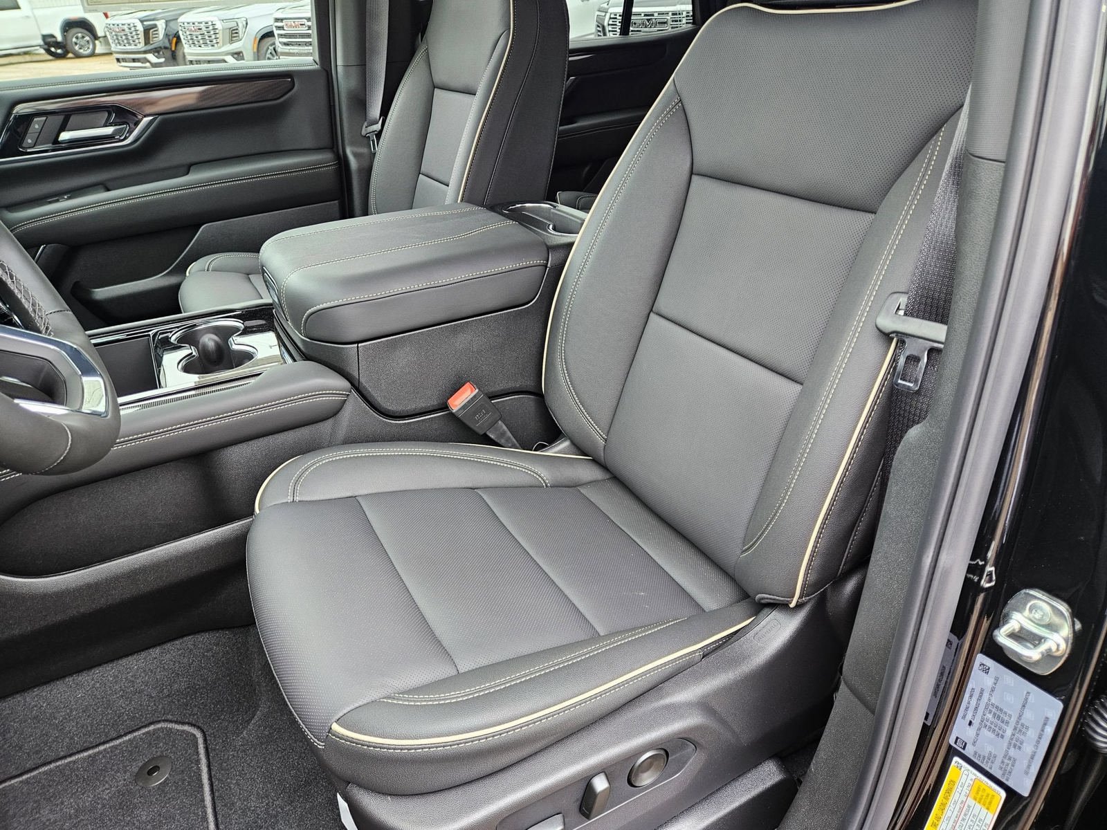 New 2026 GMC Yukon Elevation AWD/4WD image 22