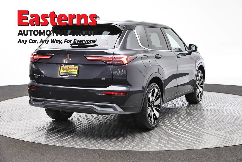 Used 2025 Mitsubishi Outlander SE AWD/4WD image 5