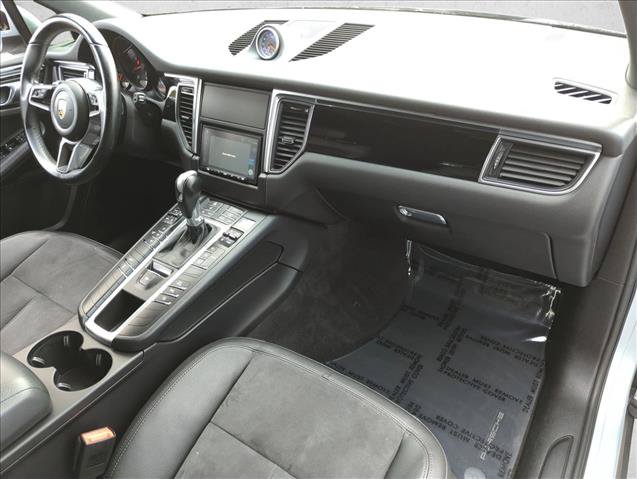 Used 2018 Porsche Macan AWD/4WD image 21