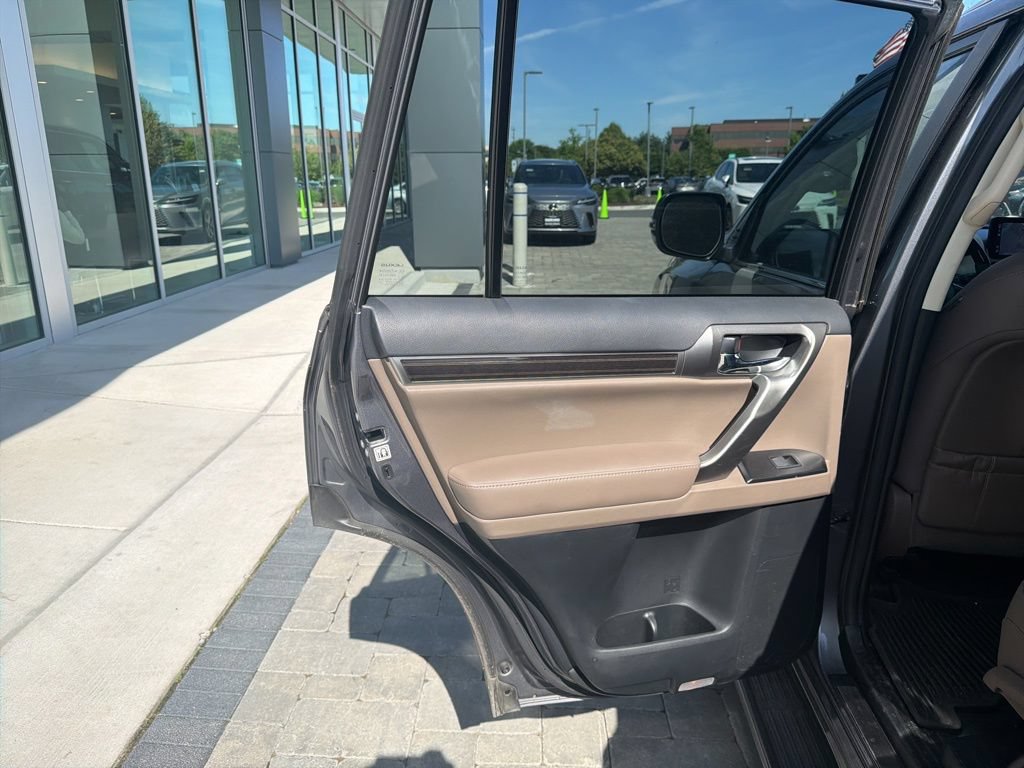 Certified 2023 Lexus GX 460 Premium w/ Premium Package AWD/4WD image 23