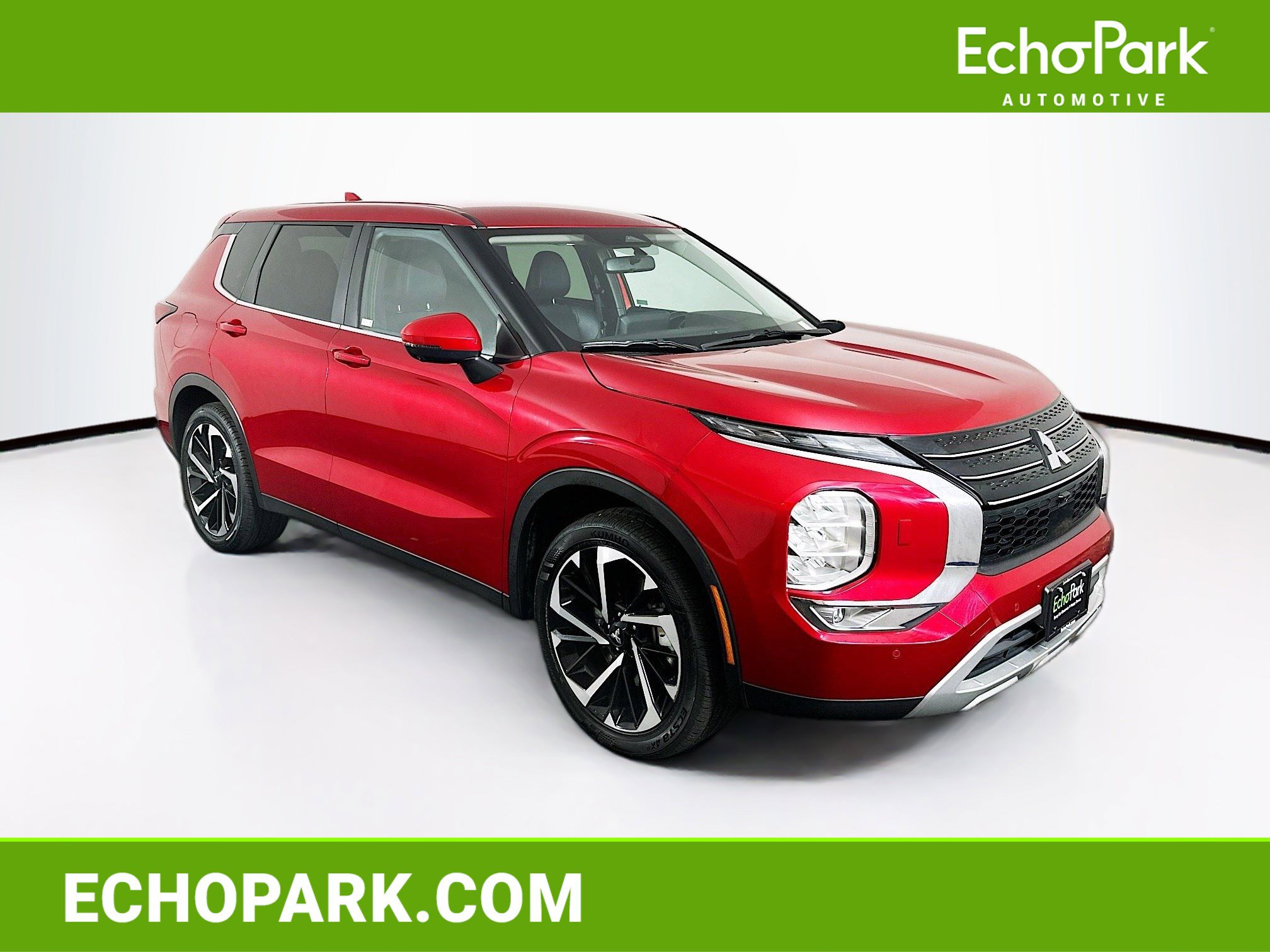 Used 2024 Mitsubishi Outlander SE image 1