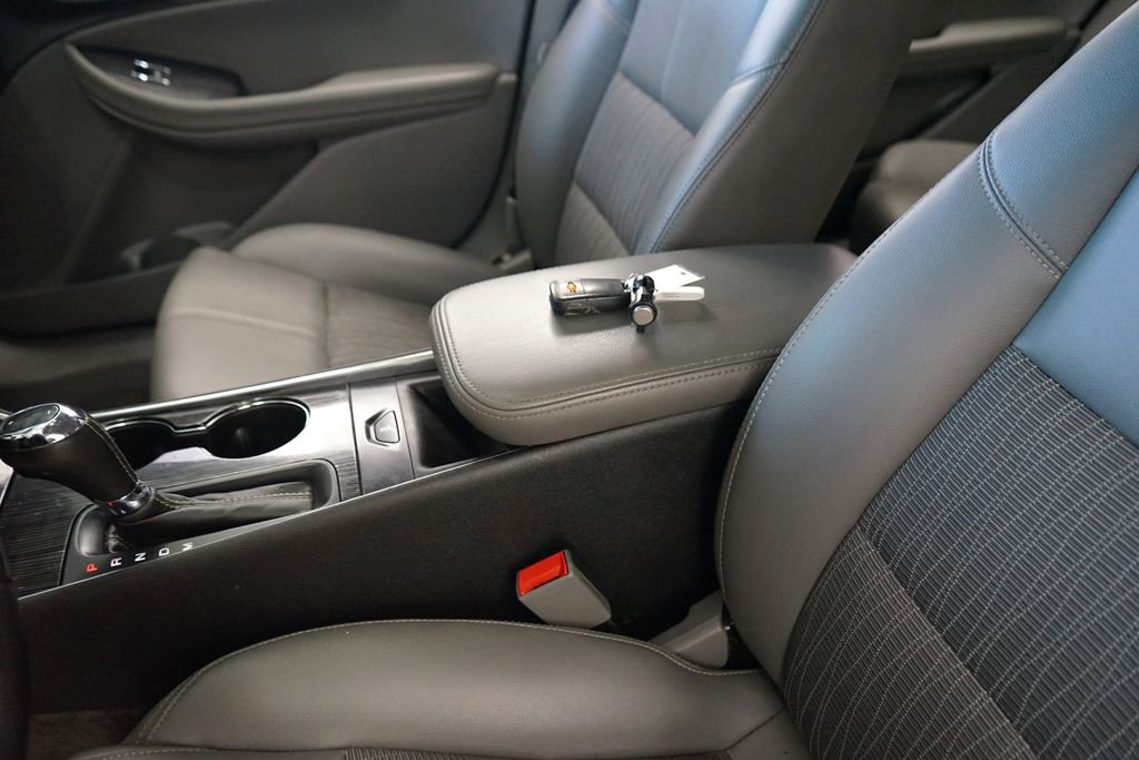 Used 2018 Chevrolet Impala LT FWD image 26