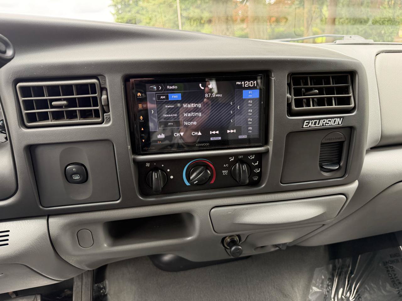 Used 2002 Ford Excursion XLT RWD image 14