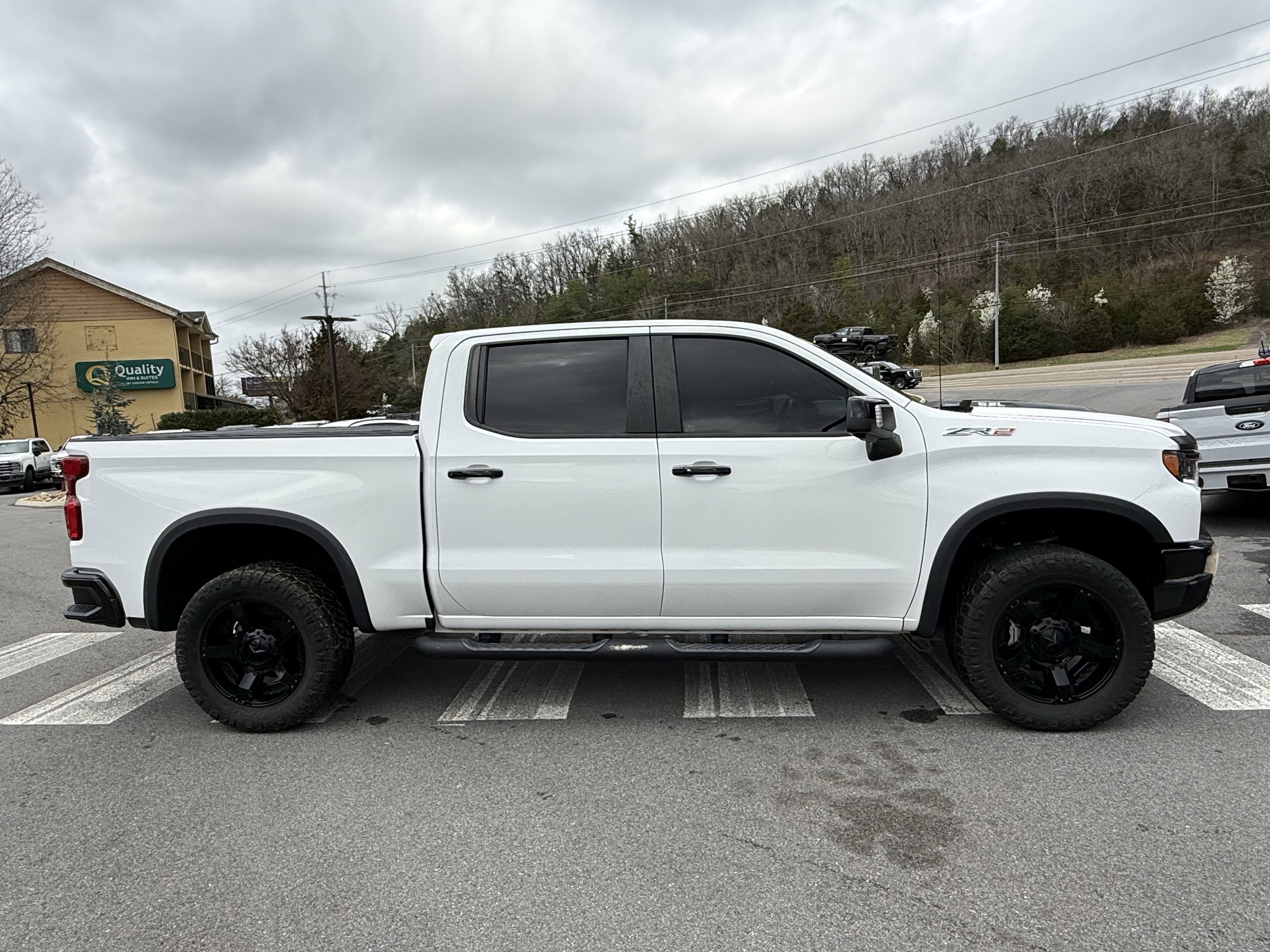 Used 2022 Chevrolet Silverado 1500 ZR2 w/ Technology Package image 4