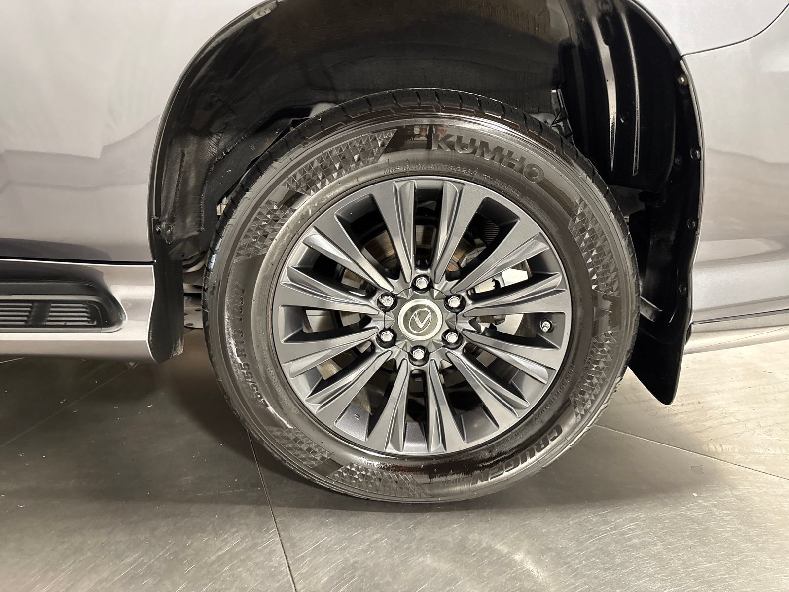 Used 2021 Lexus GX 460 Premium w/ Accessory Package AWD/4WD image 12