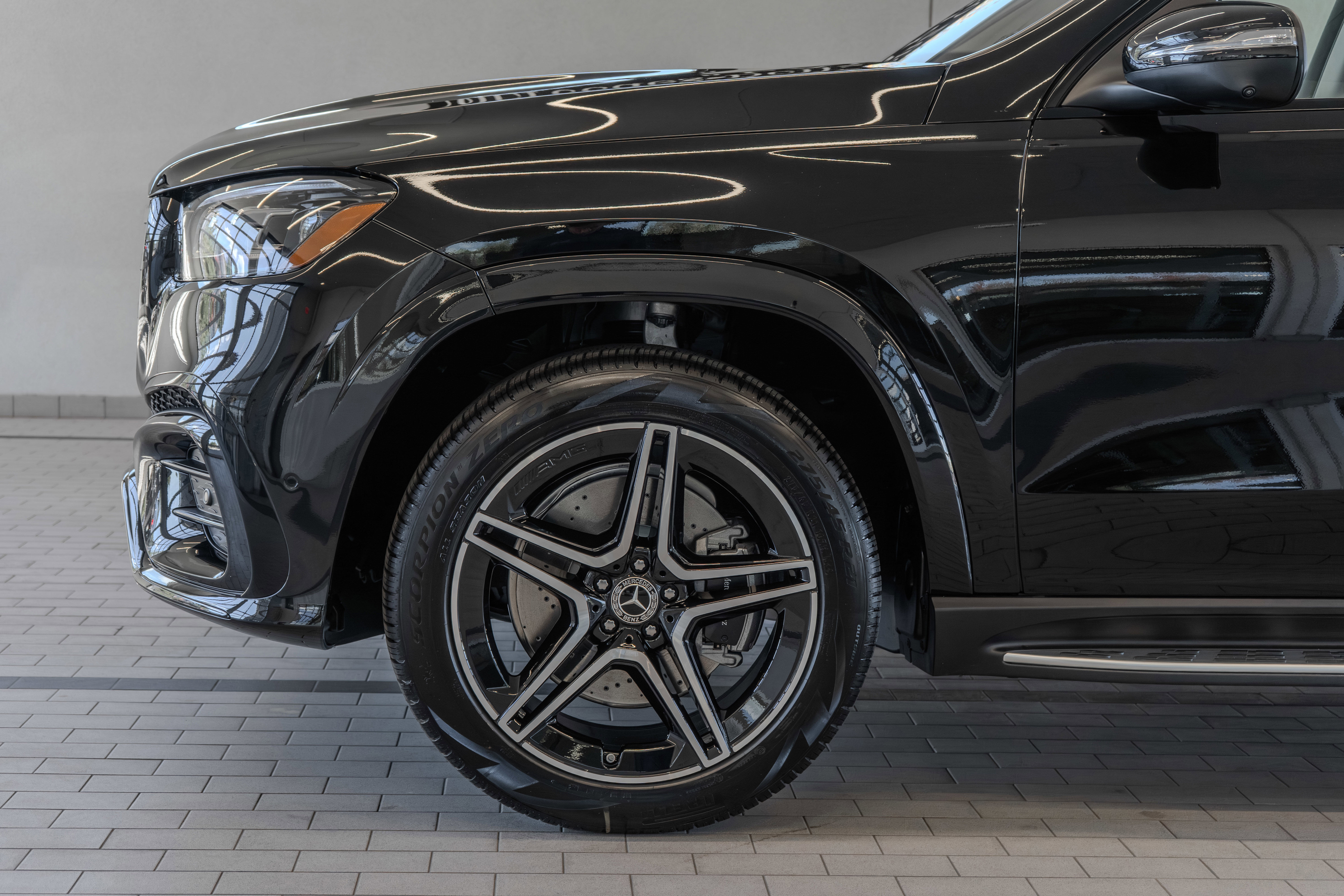 New 2026 Mercedes-Benz GLS 450 4MATIC image 4