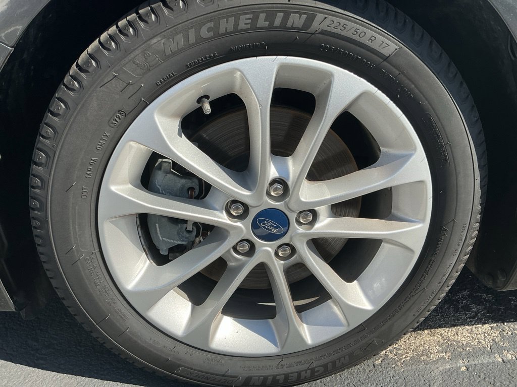 Used 2019 Ford Fusion Energi Titanium FWD image 3
