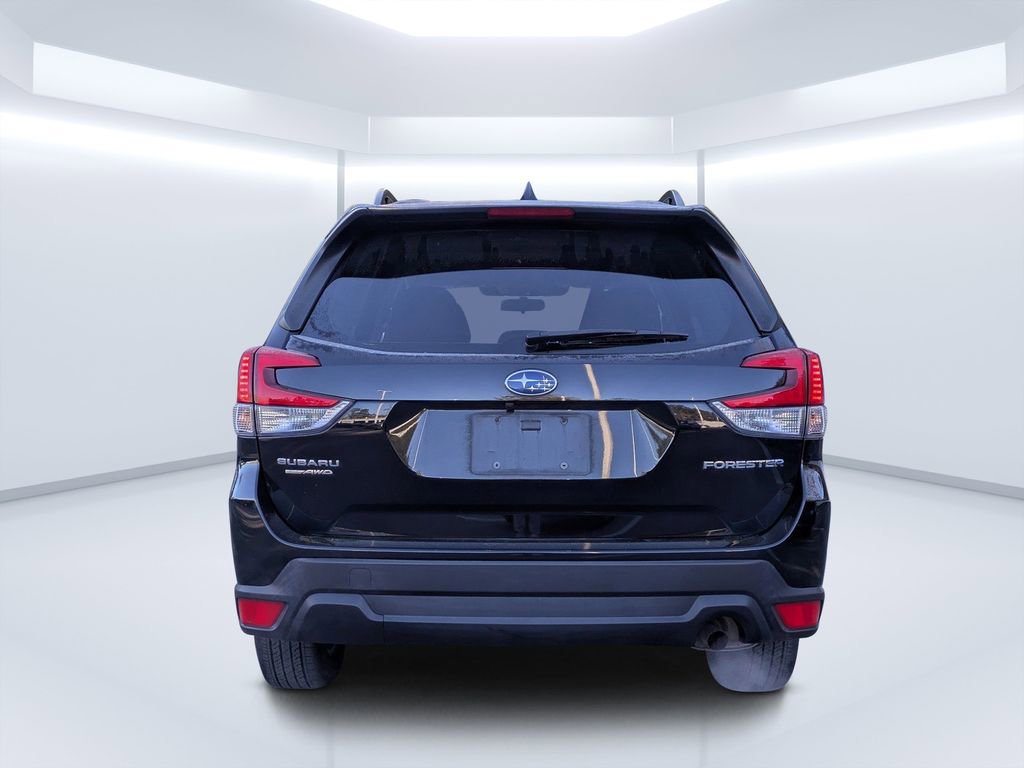 Used 2023 Subaru Forester Premium image 4