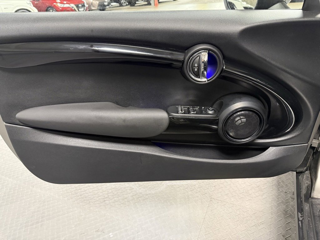 Used 2016 MINI Cooper S image 8