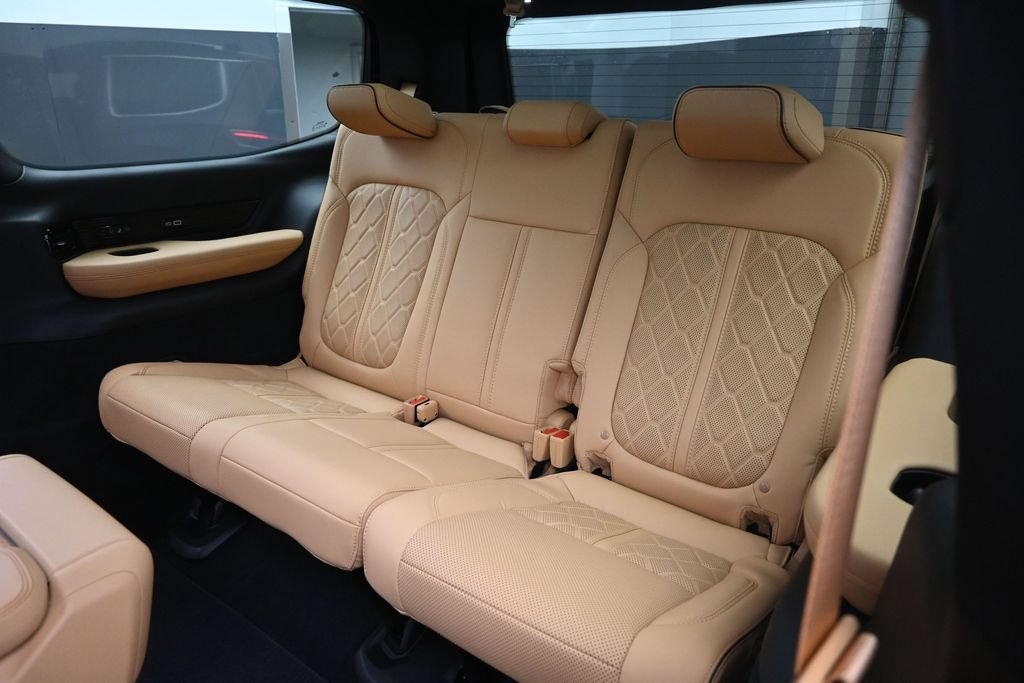 Used 2025 Jeep Grand Wagoneer Series III w/ Rear Seat Video Group 1 AWD/4WD image 17