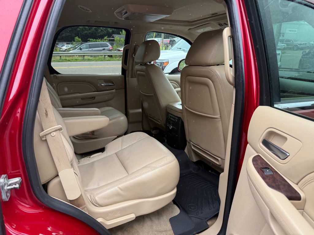 Used 2013 Cadillac Escalade Premium AWD/4WD image 67