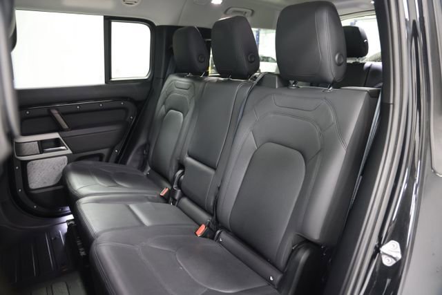 Used 2023 Land Rover Defender 130 SE AWD/4WD image 39