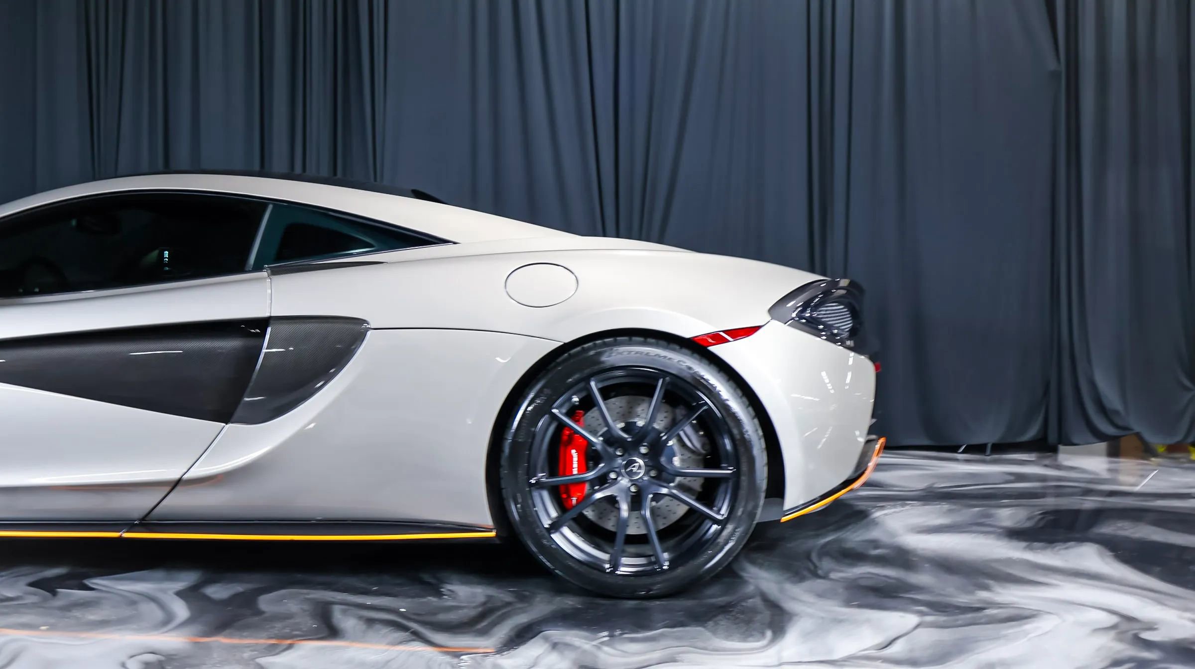 Used 2016 McLaren 570S Coupe RWD image 10