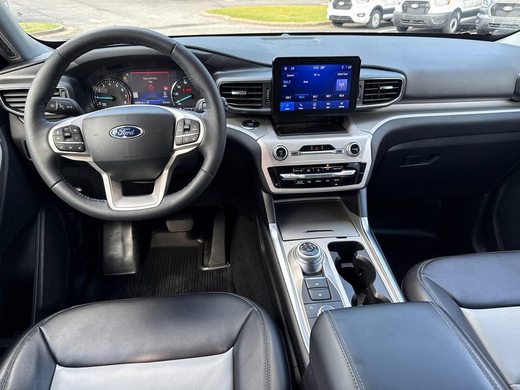 Used 2023 Ford Explorer XLT w/ Equipment Group 202A AWD/4WD image 25
