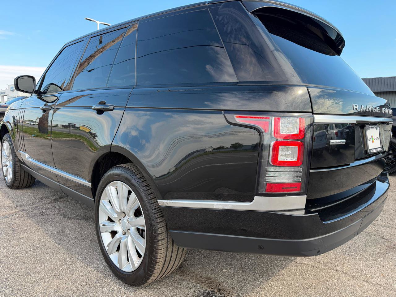 Used 2016 Land Rover Range Rover Supercharged AWD/4WD image 7