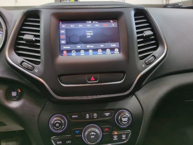 Used 2019 Jeep Cherokee Latitude Plus w/ Cold Weather Group image 8