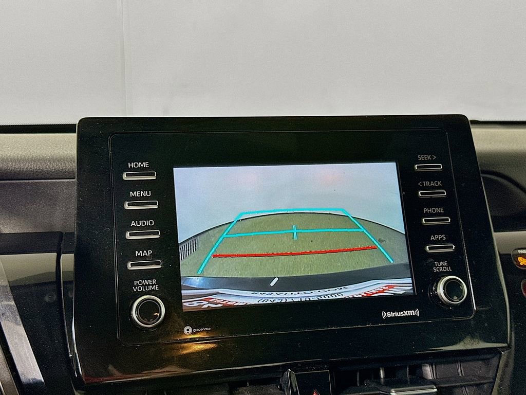 Used 2022 Toyota Camry SE image 10