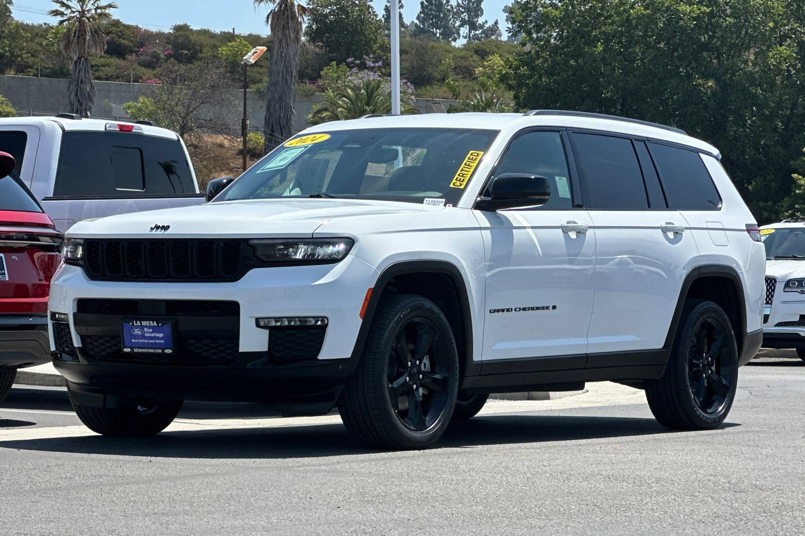 Used 2024 Jeep Grand Cherokee L Limited w/ Black Appearance Package AWD/4WD image 7