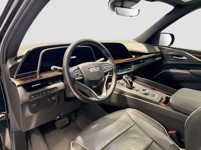 Used 2021 Cadillac Escalade Premium Luxury AWD/4WD image 8