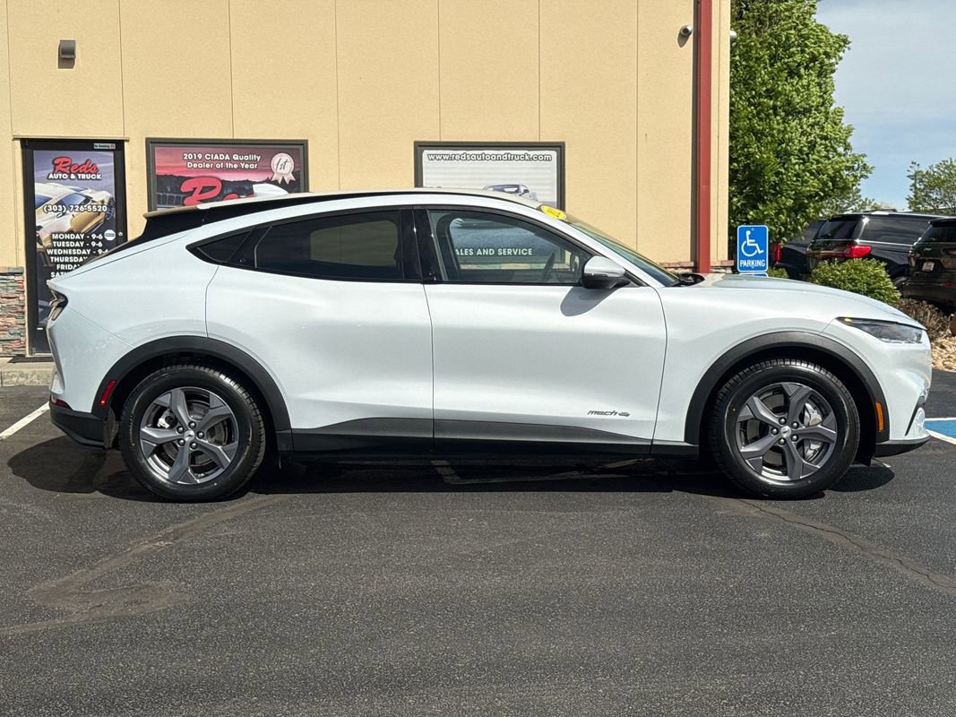 Used 2022 Ford Mustang Mach-E Select AWD/4WD image 5