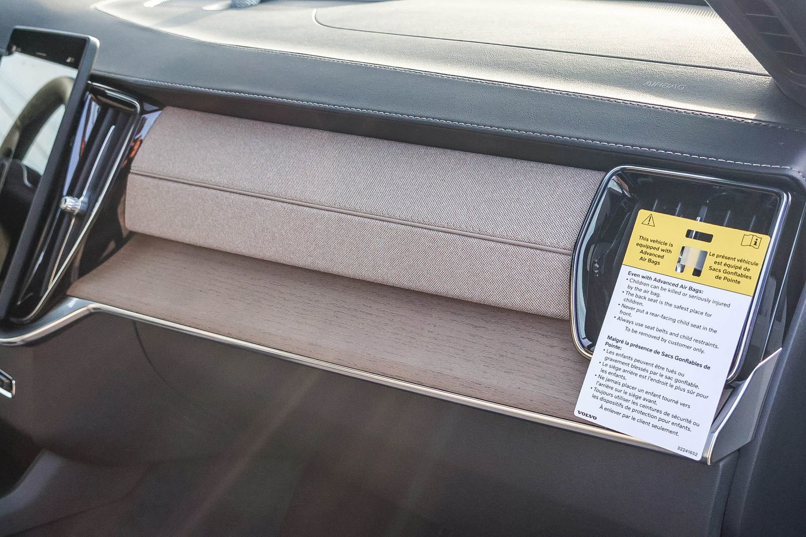 New 2026 Volvo XC90 T8 Ultra w/ Lounge Package image 17