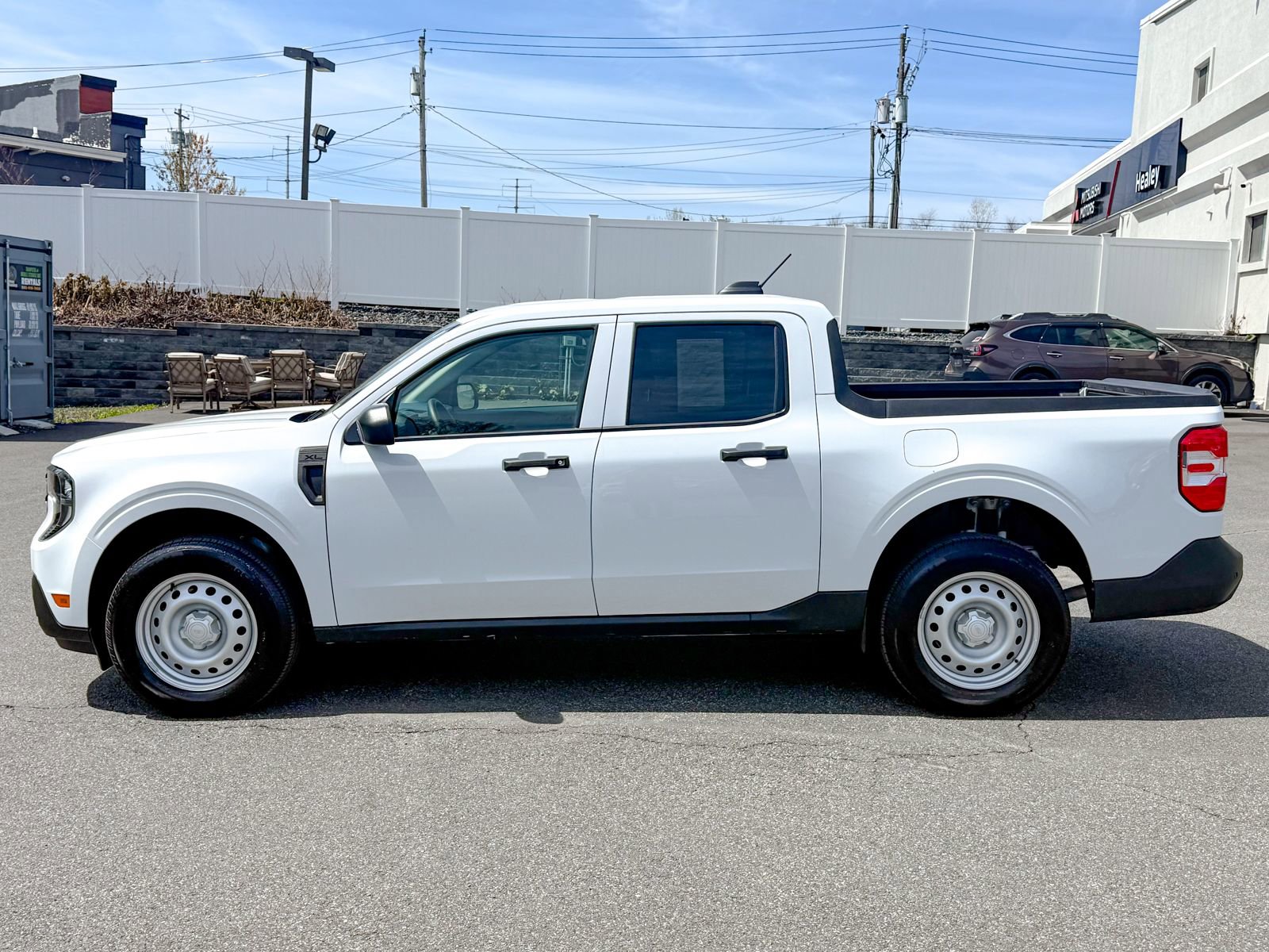 Used 2025 Ford Maverick XL w/ Equipment Group 102A AWD/4WD image 4